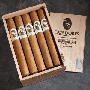 La Aurora Cazadores Robusto 50x5